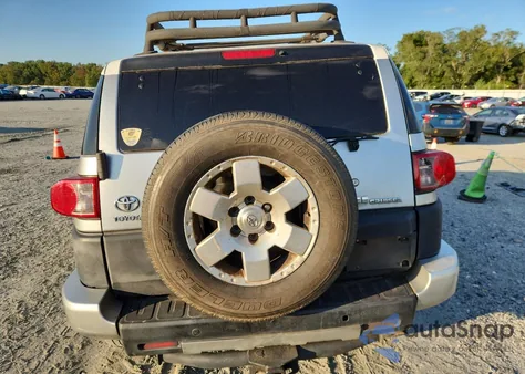 2007 Toyota Fj Cruiser z USA, uszkodzony, nr VIN JTEBU11F470099823